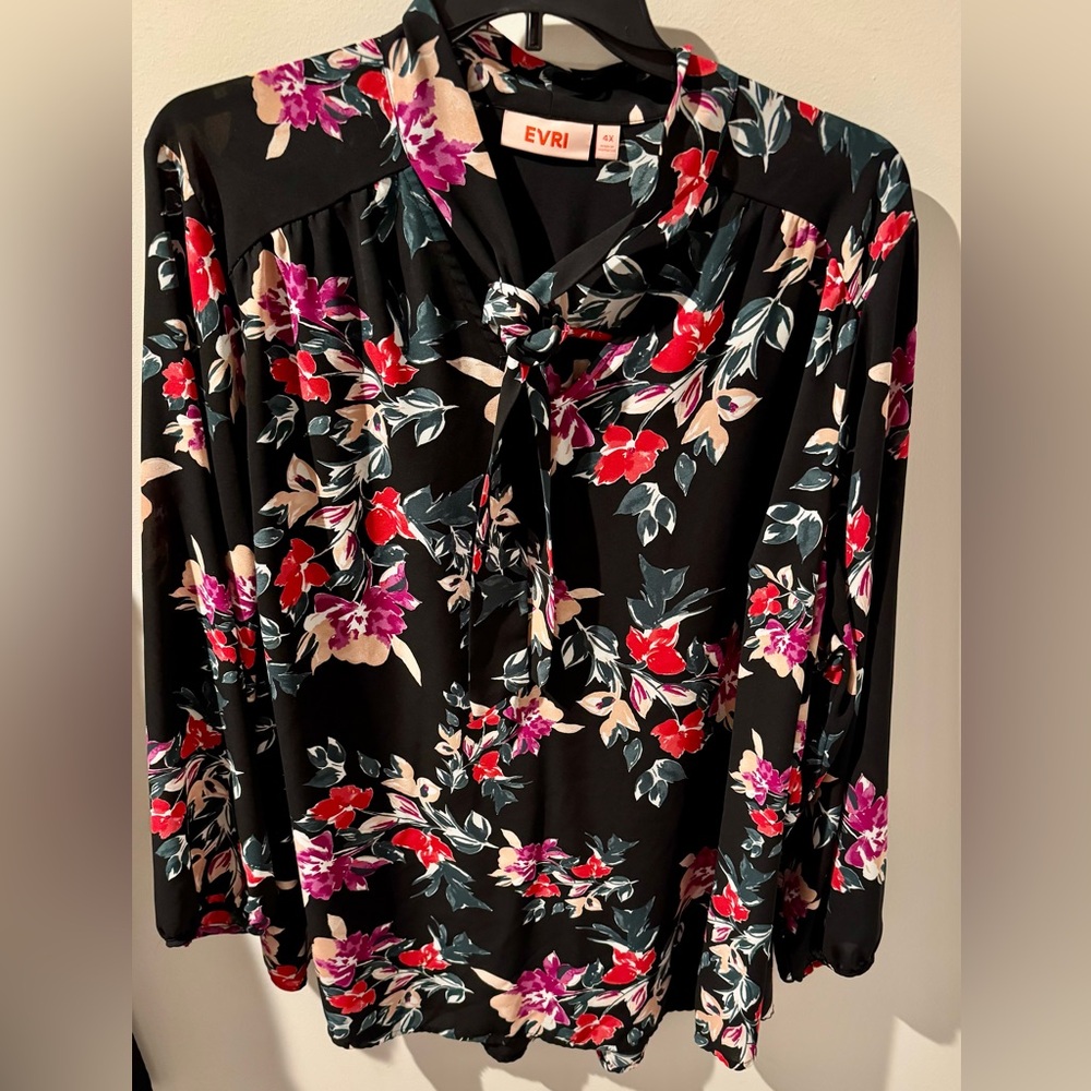 EVRI Black and Pink Tie Front 3/4 Sleeve Blouse